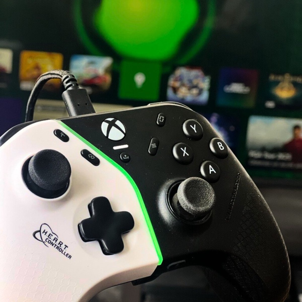 Thrustmaster HEART Gamepad - Pour Xbox Series X|S et PC - Technologie à effet Hall