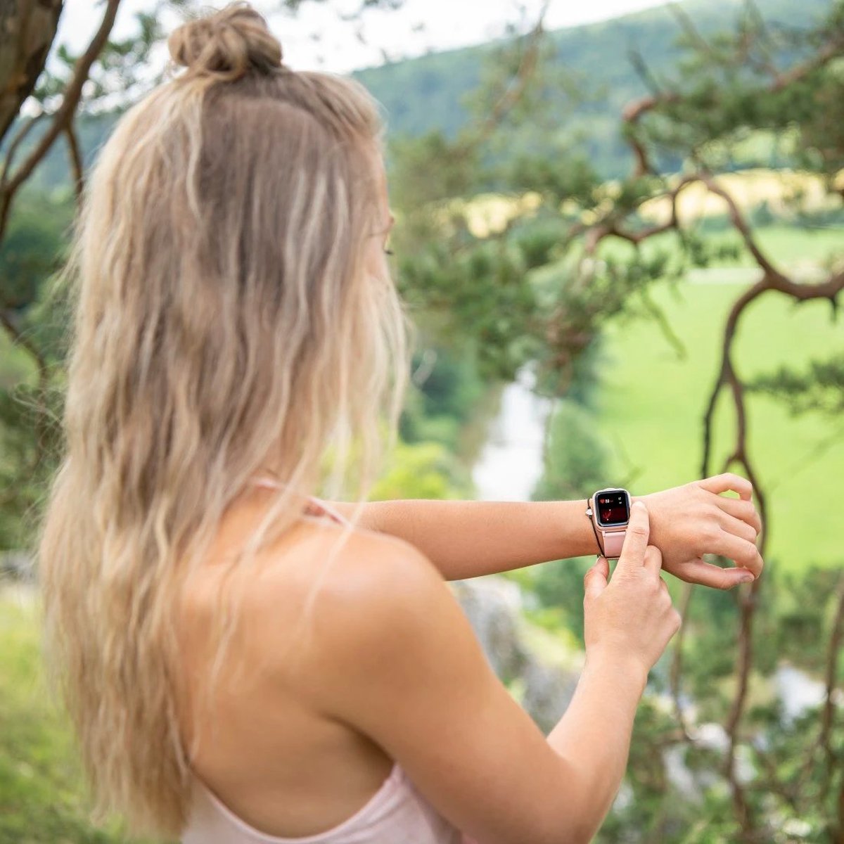 Hama Fit Watch 5910 – Montre Connectée GPS Étanche avec Suivi Cardiaque – Rose