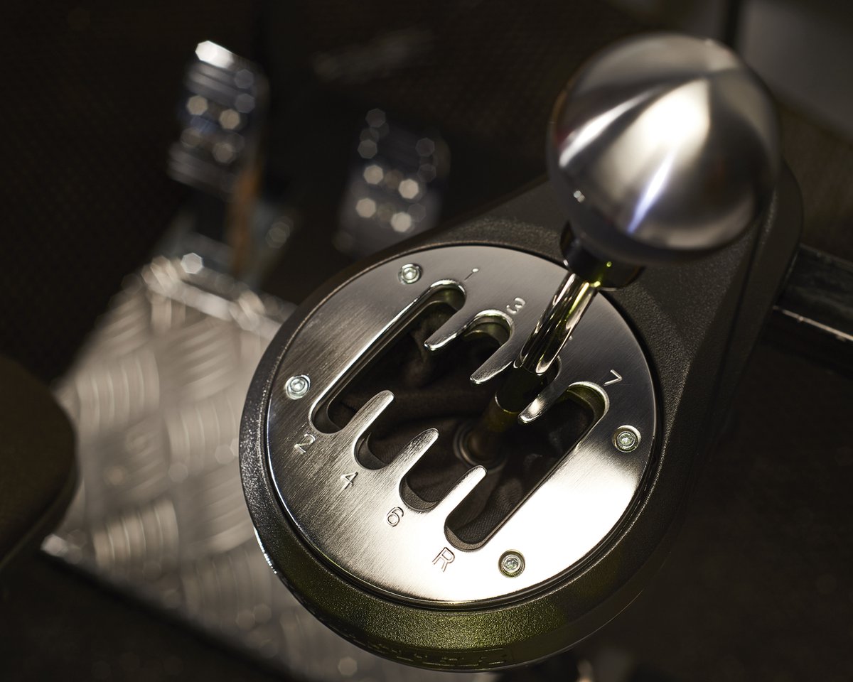 Thrustmaster T248-P Volant + 3 Pédales + Levier TH8A – Sans Pied – PS5/PS4/PC