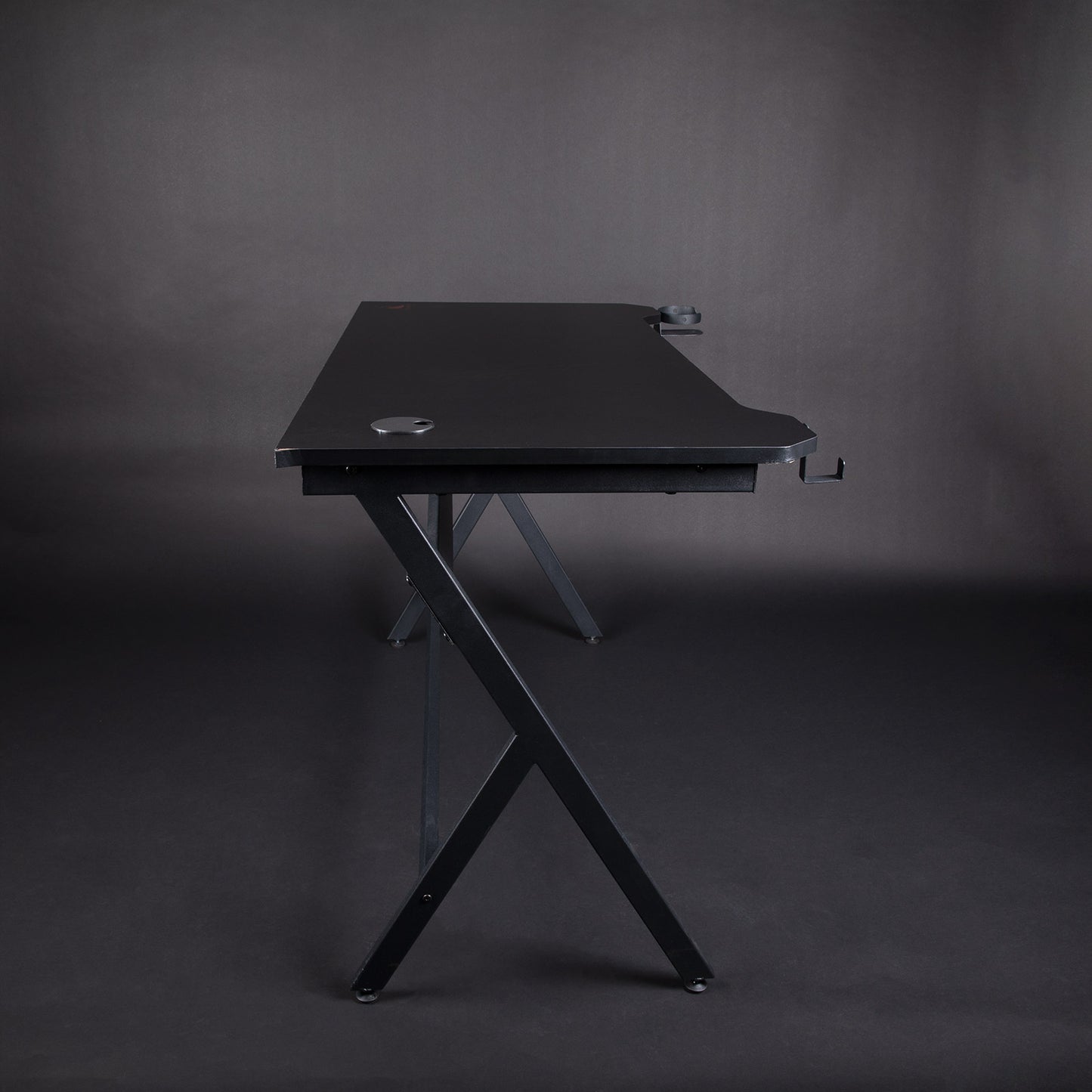 Konix Drakkar Mani - Bureau Gaming / Bureau d’ordinateur - Structure métallique robuste - Plateau MDF - Design ergonomique